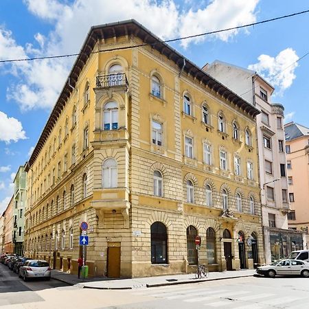 Spacious & Serene Downtown Home With Free Parking Budapest Exterior photo